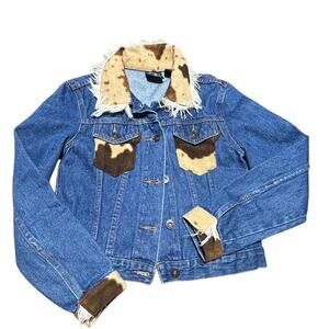 Lighthouse Apparel denim jacket features cow faux fur with fringe trim sz M